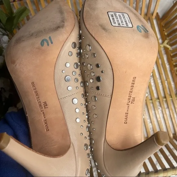 Diana Von Furstenberg Nude Silver Studded Heels sz 7.5