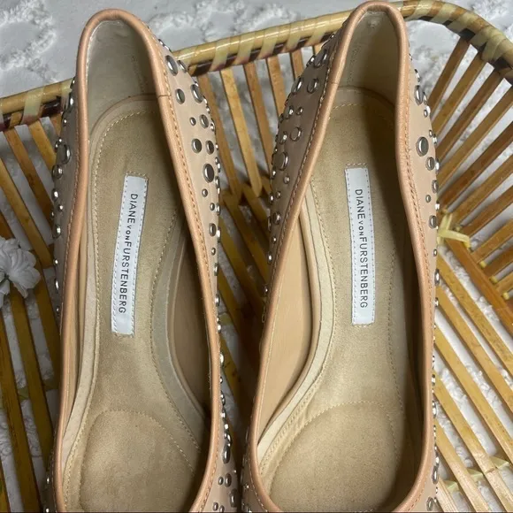 Diana Von Furstenberg Nude Silver Studded Heels sz 7.5