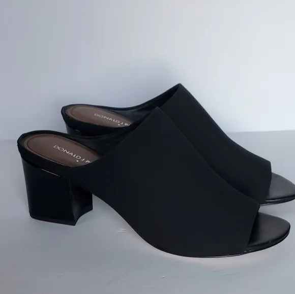 Donald J. Pliner Ellis Open Toe‎ Block Heel Mules.