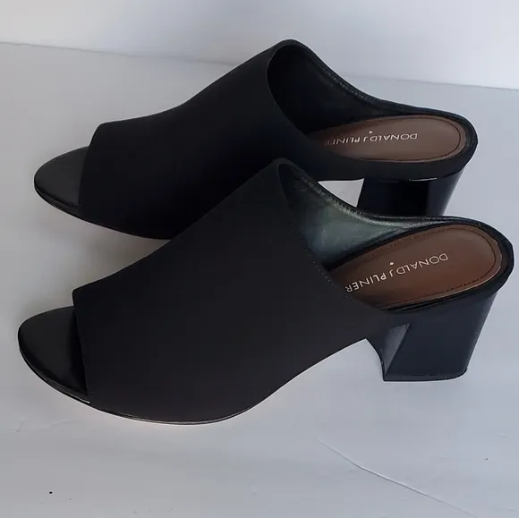 Donald J. Pliner Ellis Open Toe‎ Block Heel Mules.