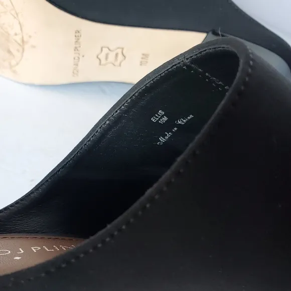 Donald J. Pliner Ellis Open Toe‎ Block Heel Mules.