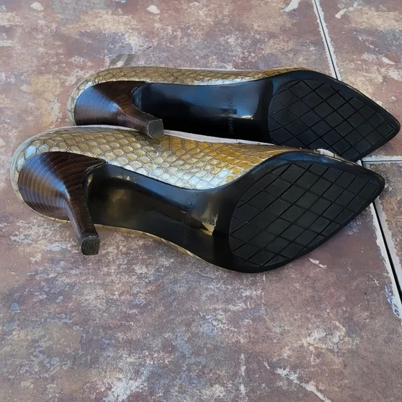 Donald J. Pliner Heels 10 Reptile Suede pumps Pointed Toe Snakeskin