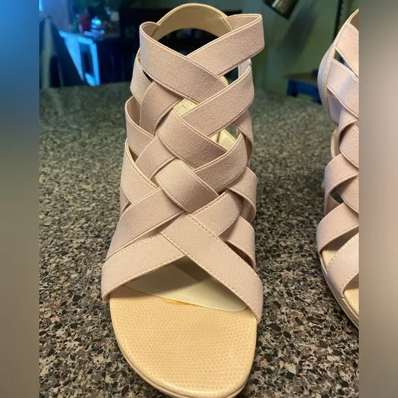 “DONALD J. PLINER” Maddie Strappy Heels