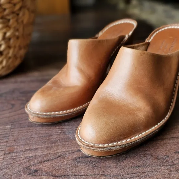 Donald J Pliner Tan Leather Mules