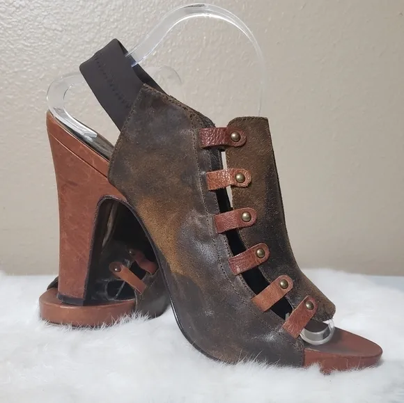 Donald Pliner Vishad Distressed Weathered Leather Strappy Heels-Size 10