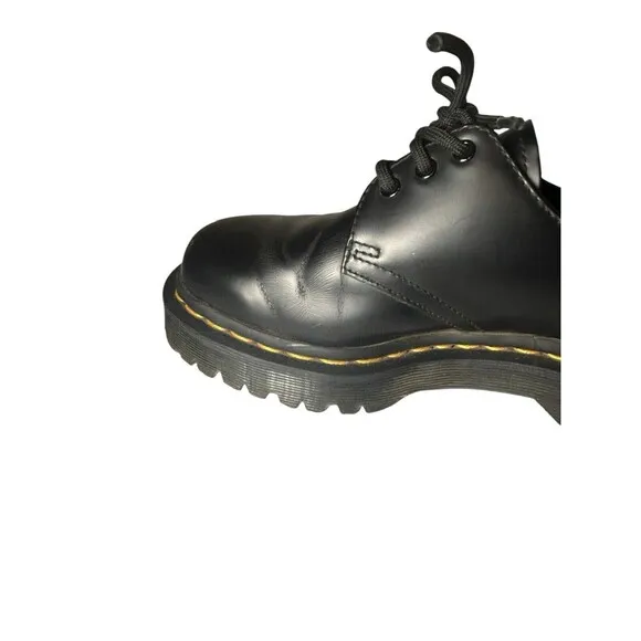 Dr. Martens 21084 Black Leather Round Toe 3-Eye Lace Up Oxfords, Men 4 Women 5