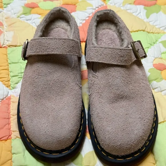 DR MARTENS FAUX SHEARING LINED SUEDE SLINGBACK MULES SIZE 8 FOR MEN SIZE 9W