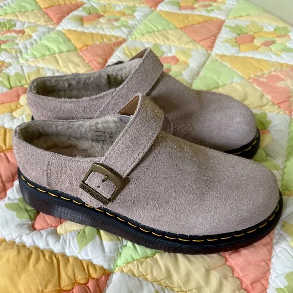 DR MARTENS FAUX SHEARING LINED SUEDE SLINGBACK MULES SIZE 8 FOR MEN SIZE 9W