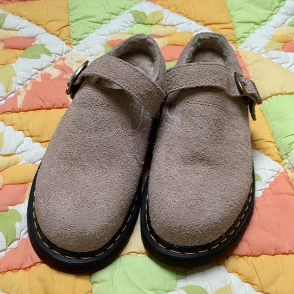 DR MARTENS FAUX SHEARING LINED SUEDE SLINGBACK MULES SIZE 8 FOR MEN SIZE 9W