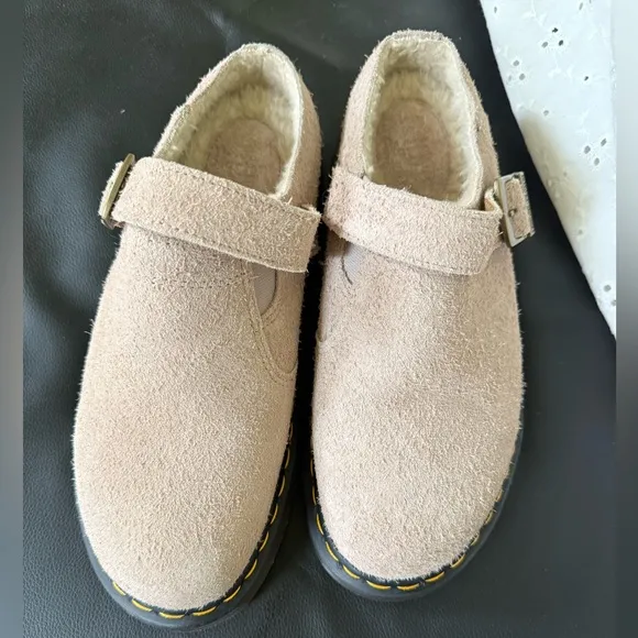 DR MARTENS FAUX SHEARING LINED SUEDE SLINGBACK MULES SIZE 8 FOR MEN SIZE 9W