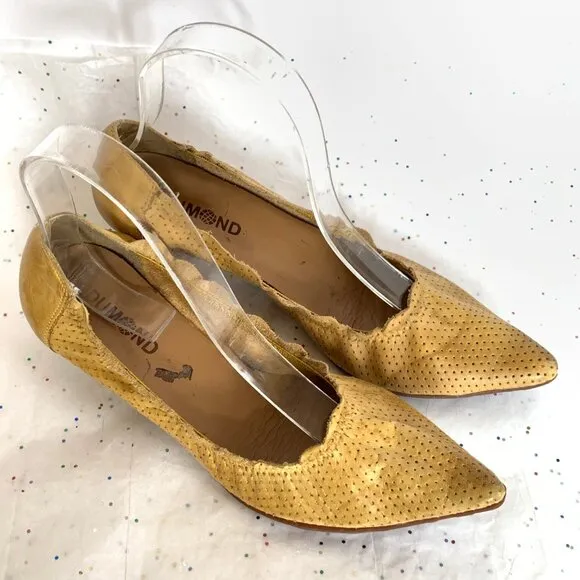 Dumond Yellow Perforated Y2K Elasticized Pointed toe Pumps Kitten Heels - Sz 6