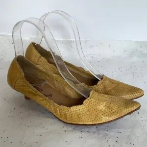 Dumond Yellow Perforated Y2K Elasticized Pointed toe Pumps Kitten Heels - Sz 6