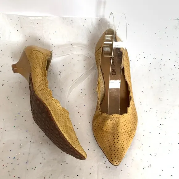 Dumond Yellow Perforated Y2K Elasticized Pointed toe Pumps Kitten Heels - Sz 6