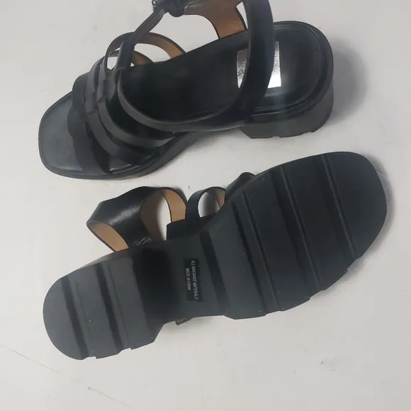 DV Dolce Vita Black Strappy Heels Size 10M NWNT