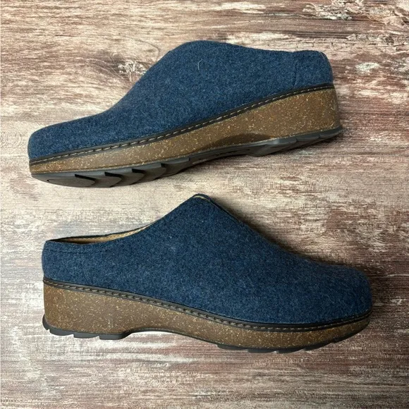 Earth | EUC Like New! Women's Kolia Slip-On Heeled Clogs Blue Wool Mules, Size 9