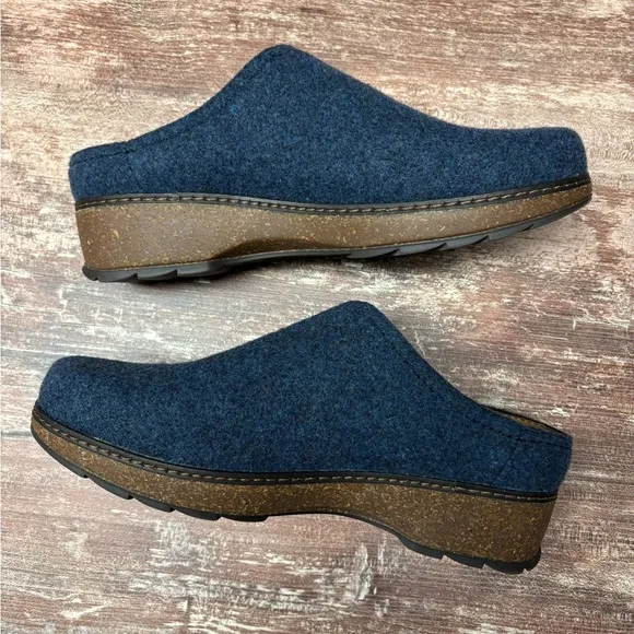 Earth | EUC Like New! Women's Kolia Slip-On Heeled Clogs Blue Wool Mules, Size 9