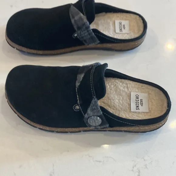 Earth Origins Black Suede Mules with Soft Fabric Upper and shearling lined bed