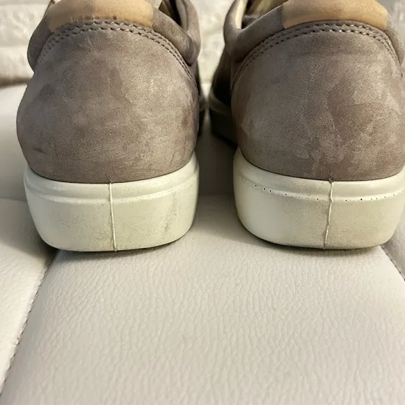 Ecco Gray Sneakers Soft Suede Low-Top/ ZIZE 7