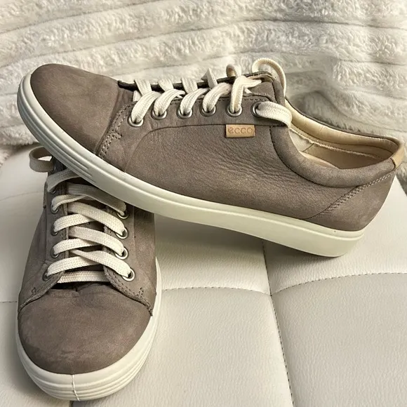 Ecco Gray Sneakers Soft Suede Low-Top/ ZIZE 7