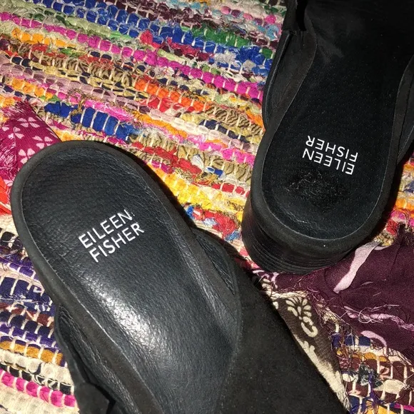 Eileen Fisher Black Closed Toe Suede Mules 1.75” heel Size 9.5