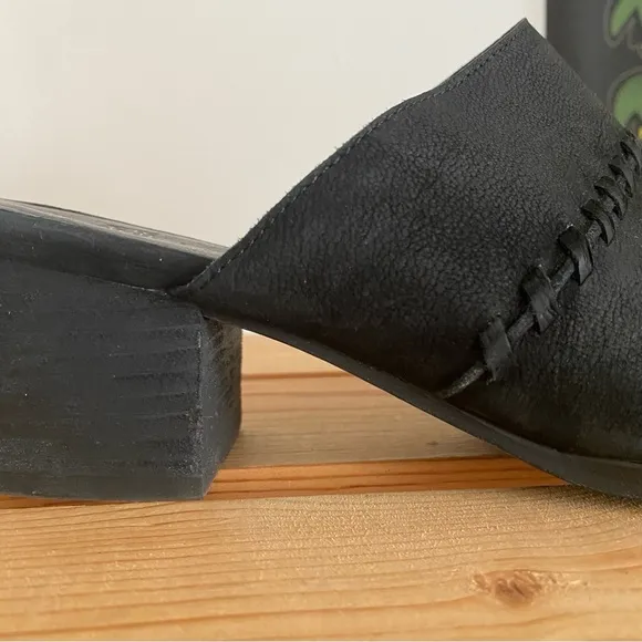 Eileen Fisher Black Leather Kale-nu Slide Sandal Open Toe Block Heel Mules