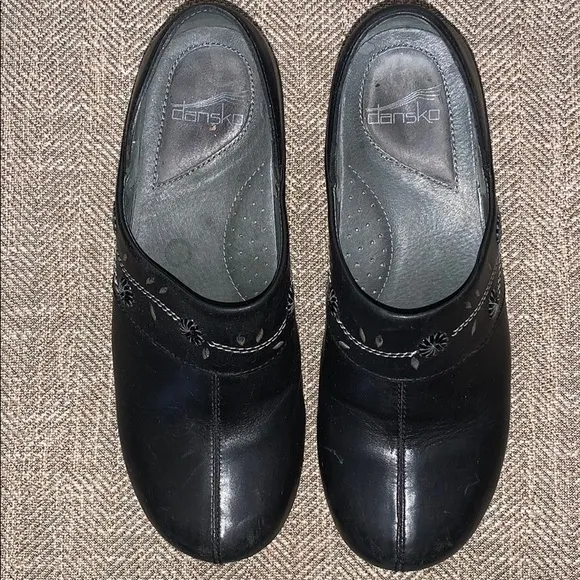EUC Dansko Heeled Clogs Size 39.