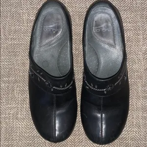 EUC Dansko Heeled Clogs Size 39.