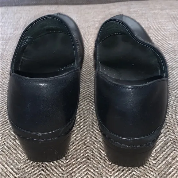 EUC Dansko Heeled Clogs Size 39.