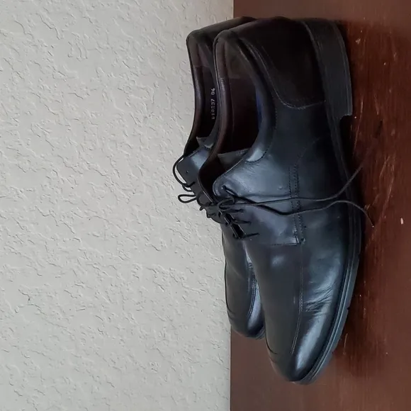 EUC. Florsheim 13016-001 Comfortech Black Leather Square Toe Oxfords Men…