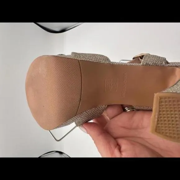 EUC Gold Strappy Platform, Size 7.5