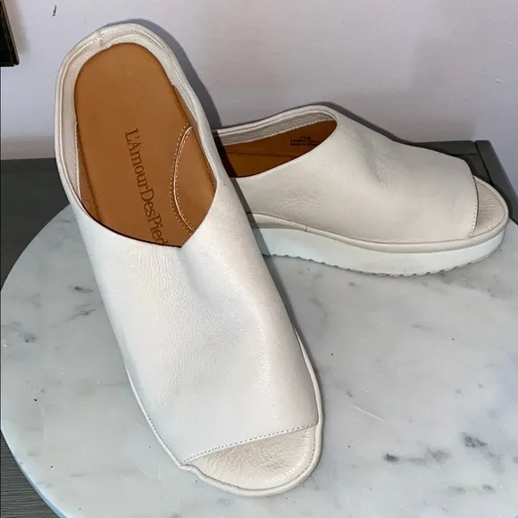 EUC L’AMOUR DES PIEDS Cream Genuine Leather Platform Mules Slip-Ons Peep Toe