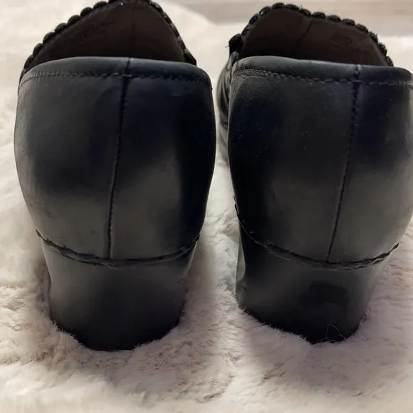 EUC Sanita Woman’s Signature Heeled Clogs Size 40 (US 9.5)