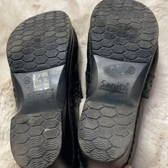 EUC Sanita Woman’s Signature Heeled Clogs Size 40 (US 9.5)