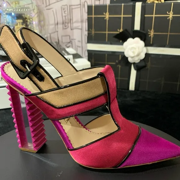 EUC💝💝💝💝APERLAI multicolor pumps.