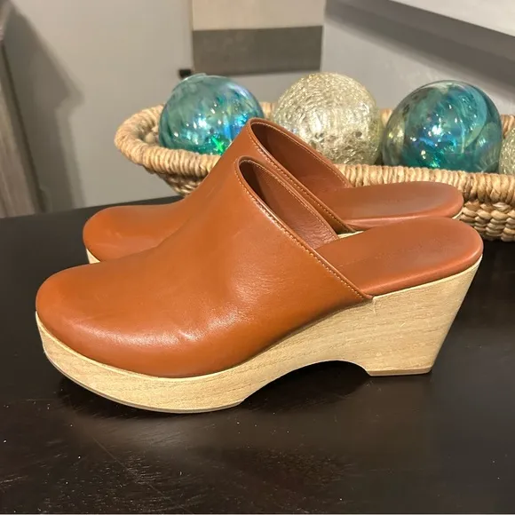 Everlane Brown Leather Wooden heel Clogs Size 8.5