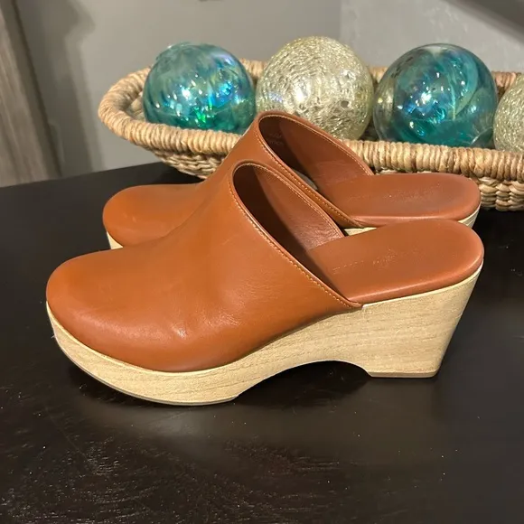 Everlane Brown Leather Wooden heel Clogs Size 8.5