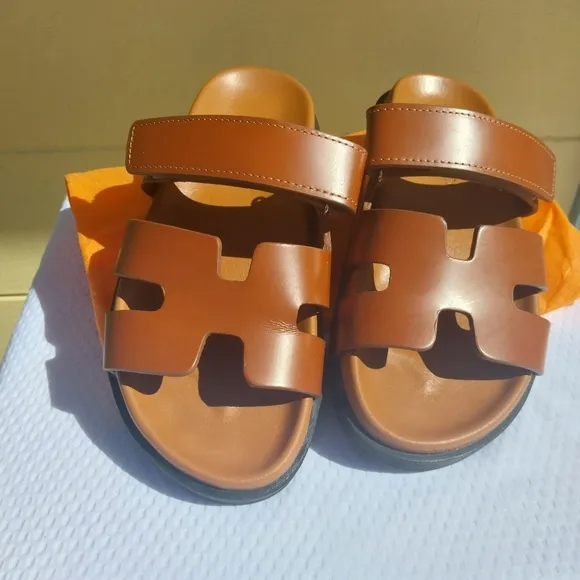Fashion Chypre Leather Slides Gold