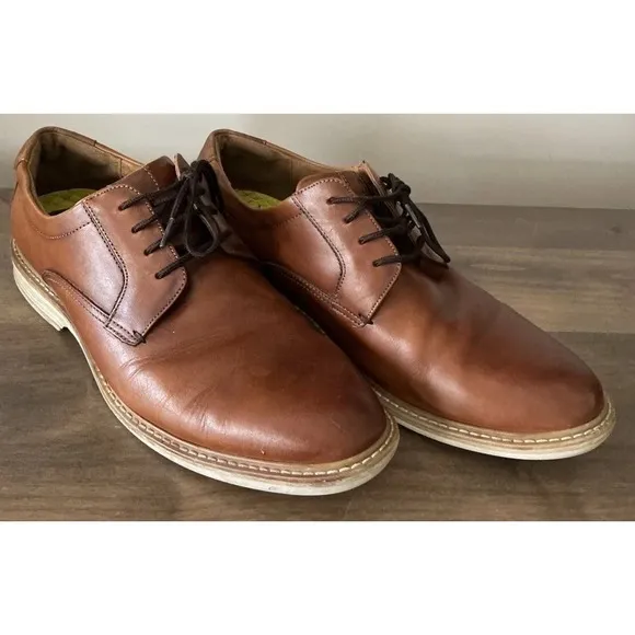 Florsheim Norwalk Plain-Toe Oxfords, Size 12M Cognac