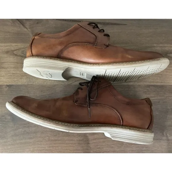 Florsheim Norwalk Plain-Toe Oxfords, Size 12M Cognac