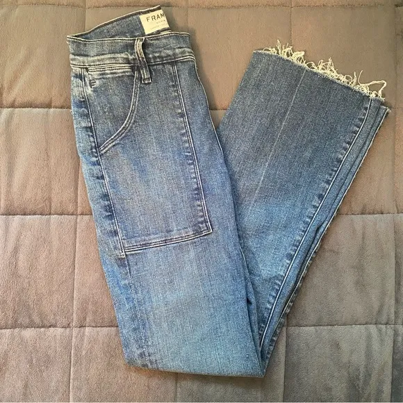 Frame Denim Cropped Le Flare de Francoise in Sunnyslope