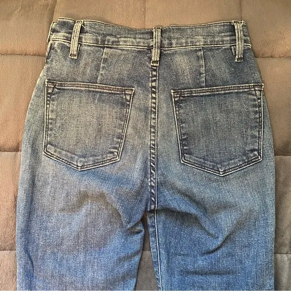 Frame Denim Cropped Le Flare de Francoise in Sunnyslope