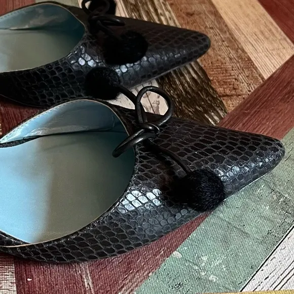 France’s Valentine Alister Pointed Toe Printed Snake Kitten Heels Black EUC 8.5