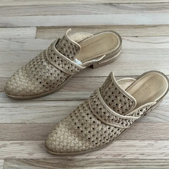 Freda Salvador Keen Mules