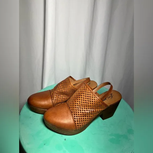 Free People Logan Clog | 39