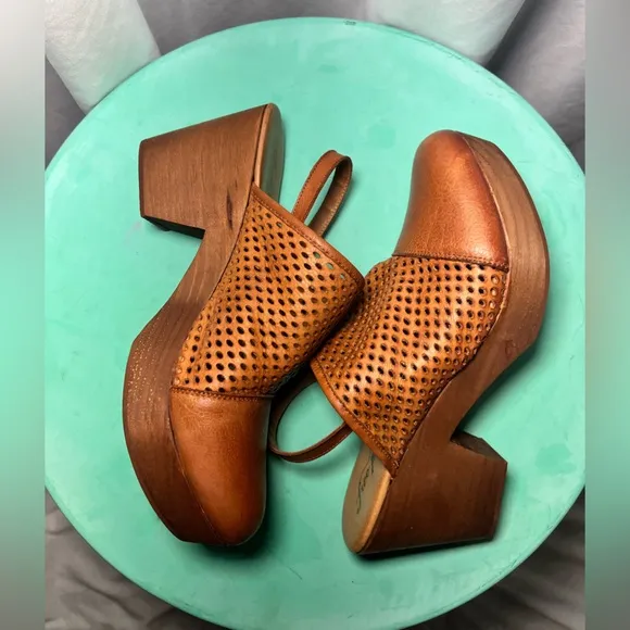 Free People Logan Clog | 39