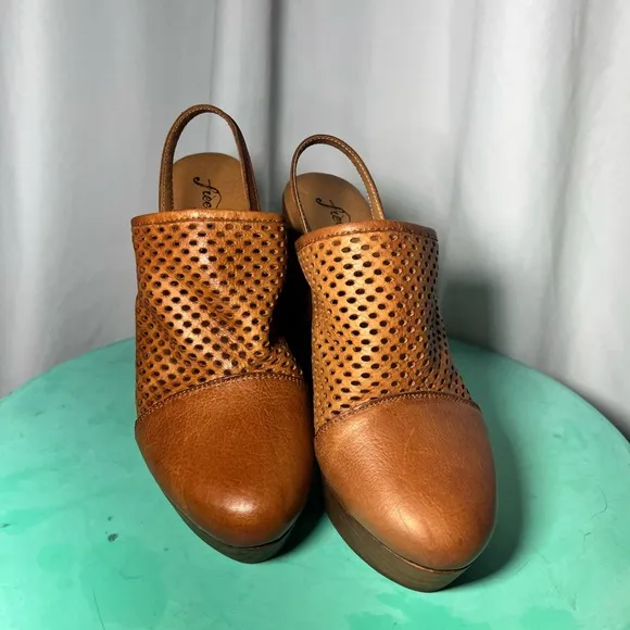 Free People Logan Clog | 39