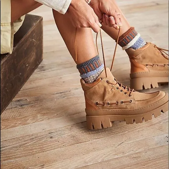 FREE PEOPLE DAWN HIKER BOOT NEW TAN SIZE 40