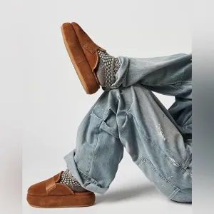 FREE PEOPLE MULHOLLAND MULES NEW IN BEIGE SIZE 39.5