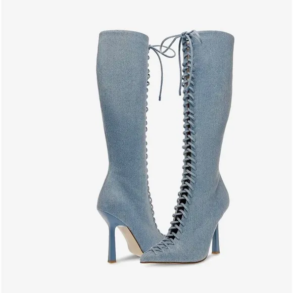 front lace-up closure with side zippered closure for easy on and off.