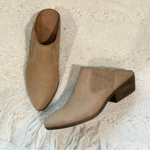 Frye ROWEN GORE Mules Beige/Tan Nubuck Leather Pointed Toe Heeled Slip On Shoe 7